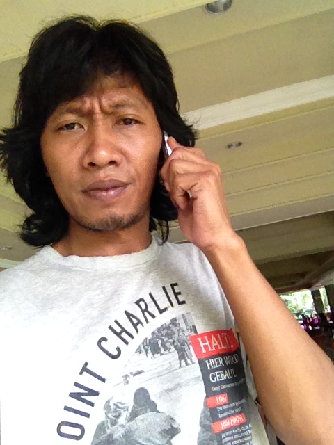 Danar in daily life as artist and driver blending creativity and travel experience