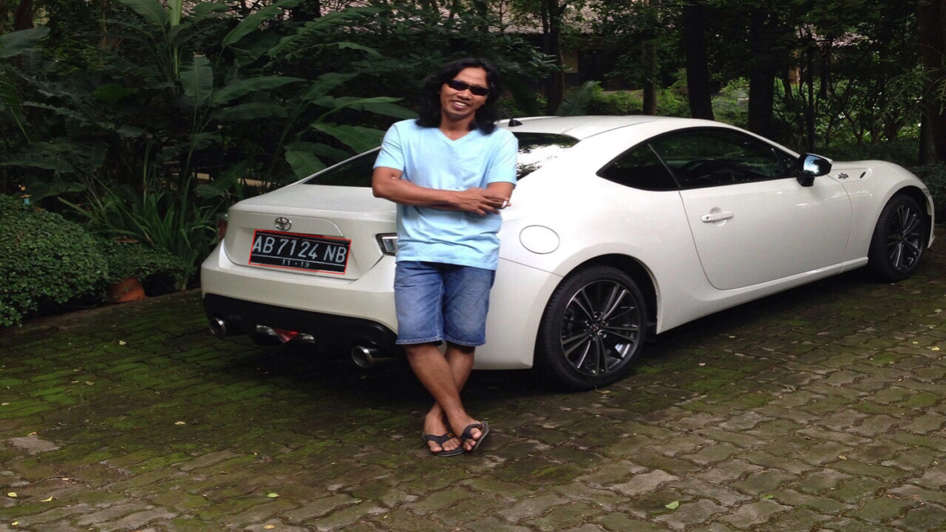Creative journey with Danar — Yogyakarta artist and local driver